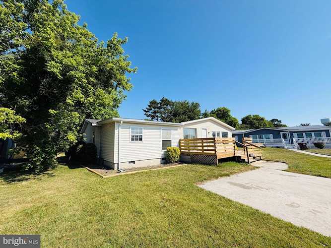  Real Estate for Sale - 37 Anchor Way Dr in Berlin Photo 1