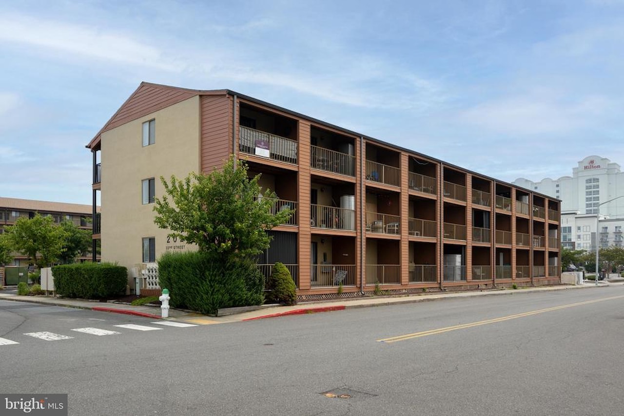 Jamaica Daybreak I Real Estate for Sale - 202 32nd St #204 in Ocean City
