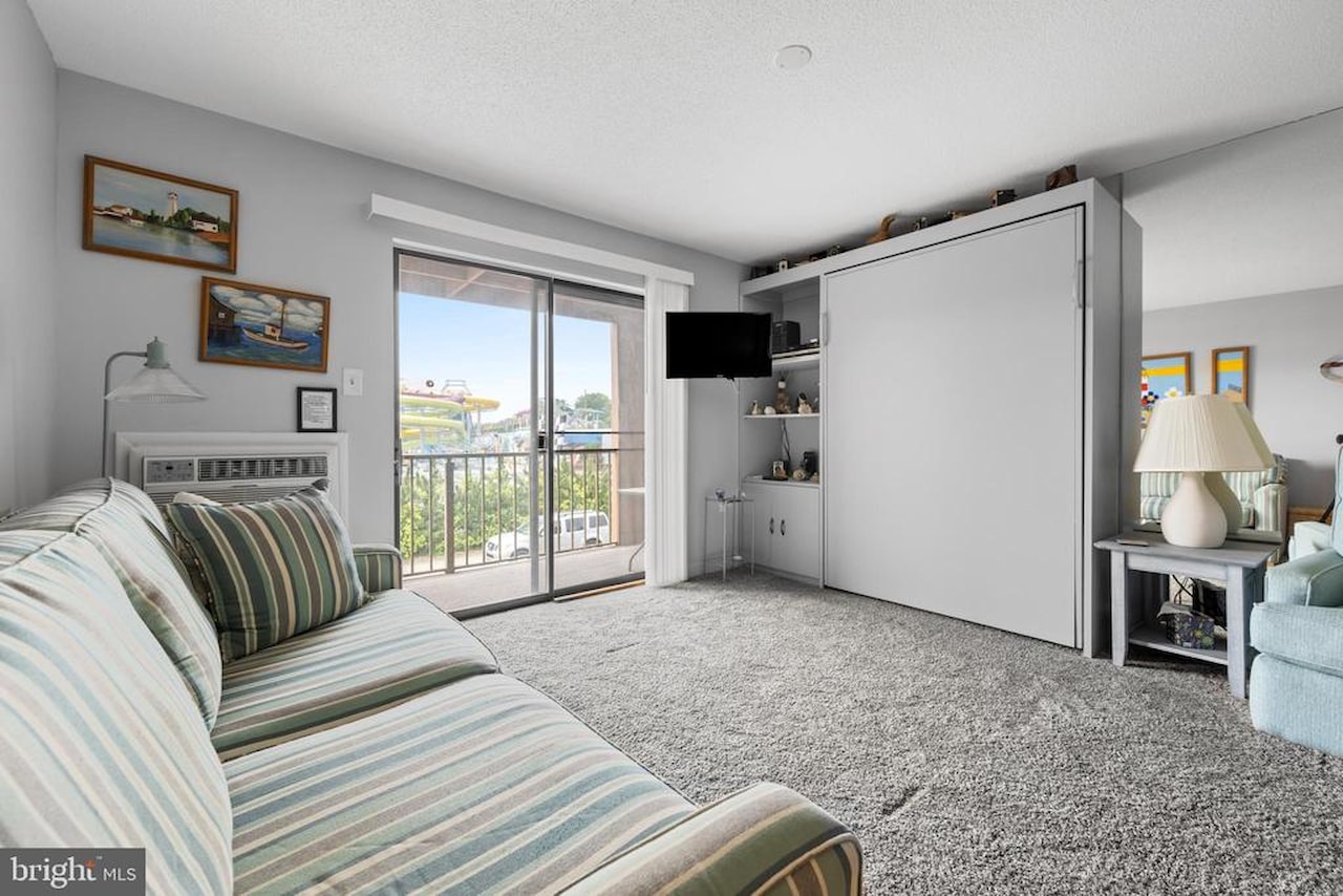Jamaica Daybreak I Real Estate for Sale - 202 32nd St #204 in Ocean City Photo 2