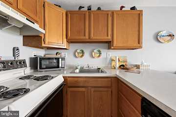 Jamaica Daybreak I Real Estate for Sale - 202 32nd St #204 in Ocean City Photo 5