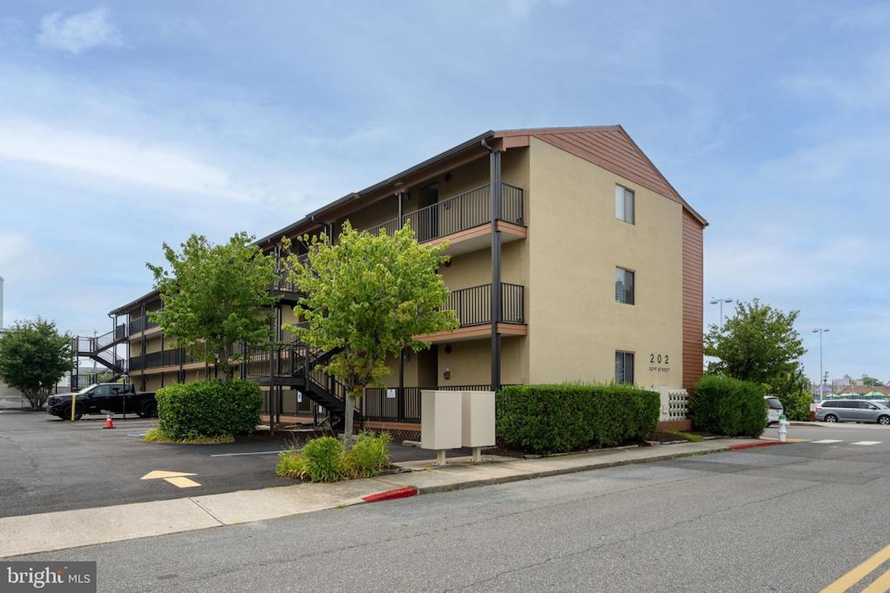 Jamaica Daybreak I Real Estate for Sale - 202 32nd St #204 in Ocean City Photo 12