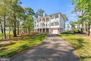  Real Estate for Sale - 10313 Thirty Knots Ln in Berlin Photo 2