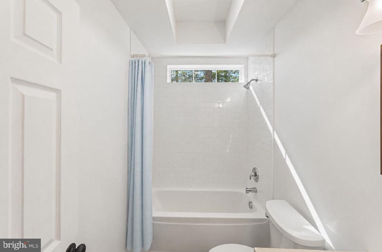  Real Estate for Sale - 10313 Thirty Knots Ln in Berlin Photo 15