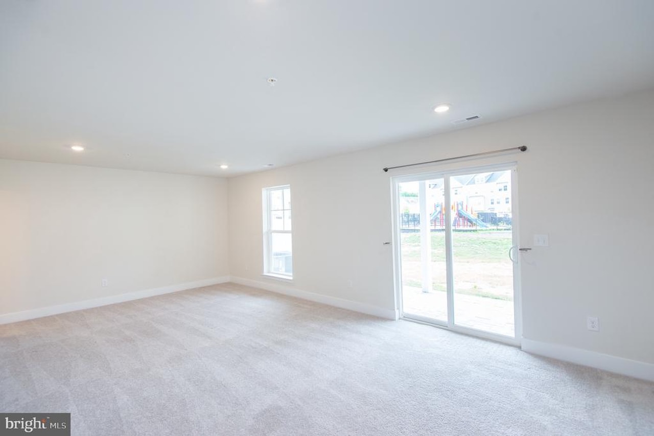  Real Estate for Sale - 9522 Seascape Ln #5 in Berlin Photo 3