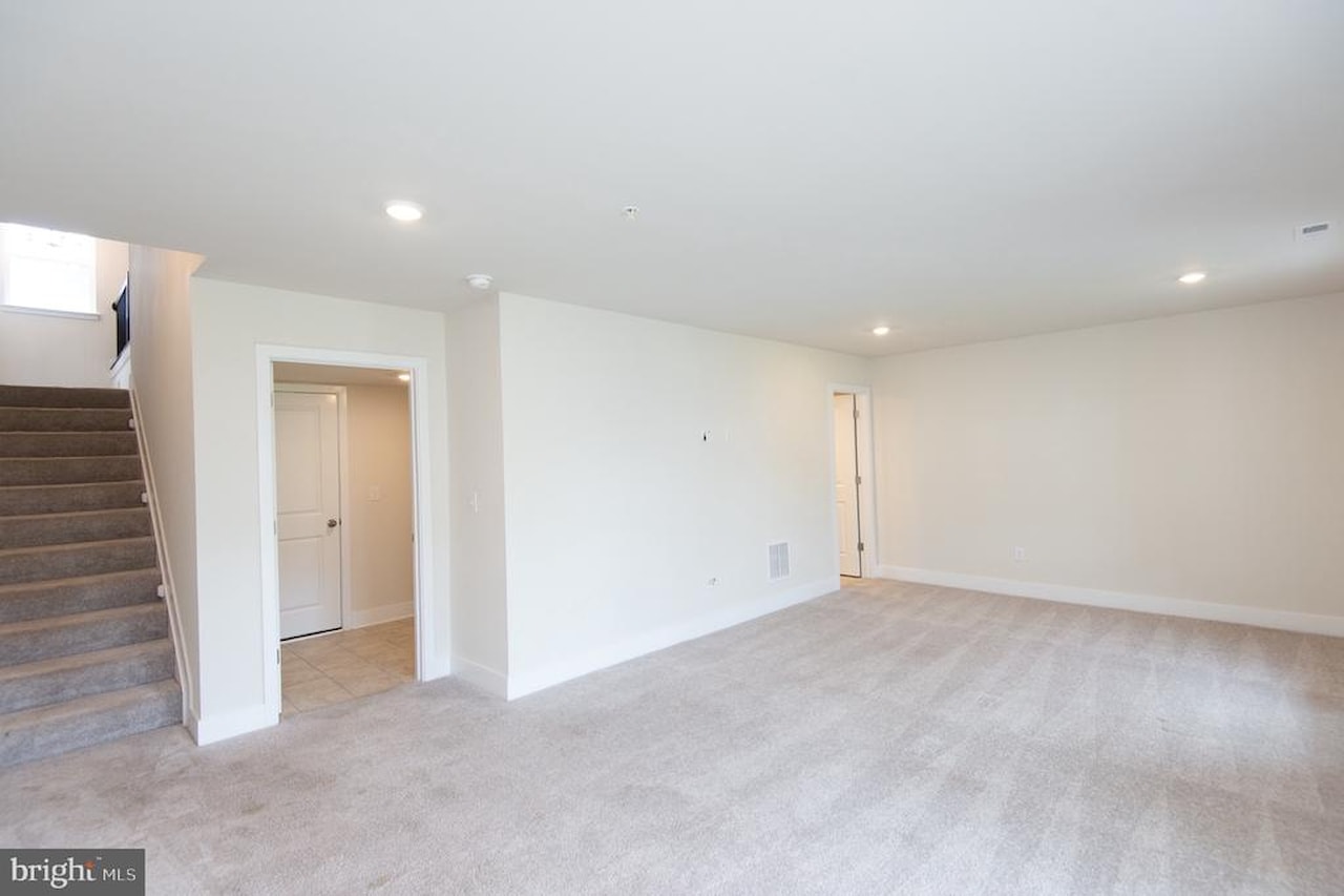  Real Estate for Sale - 9522 Seascape Ln #5 in Berlin Photo 5