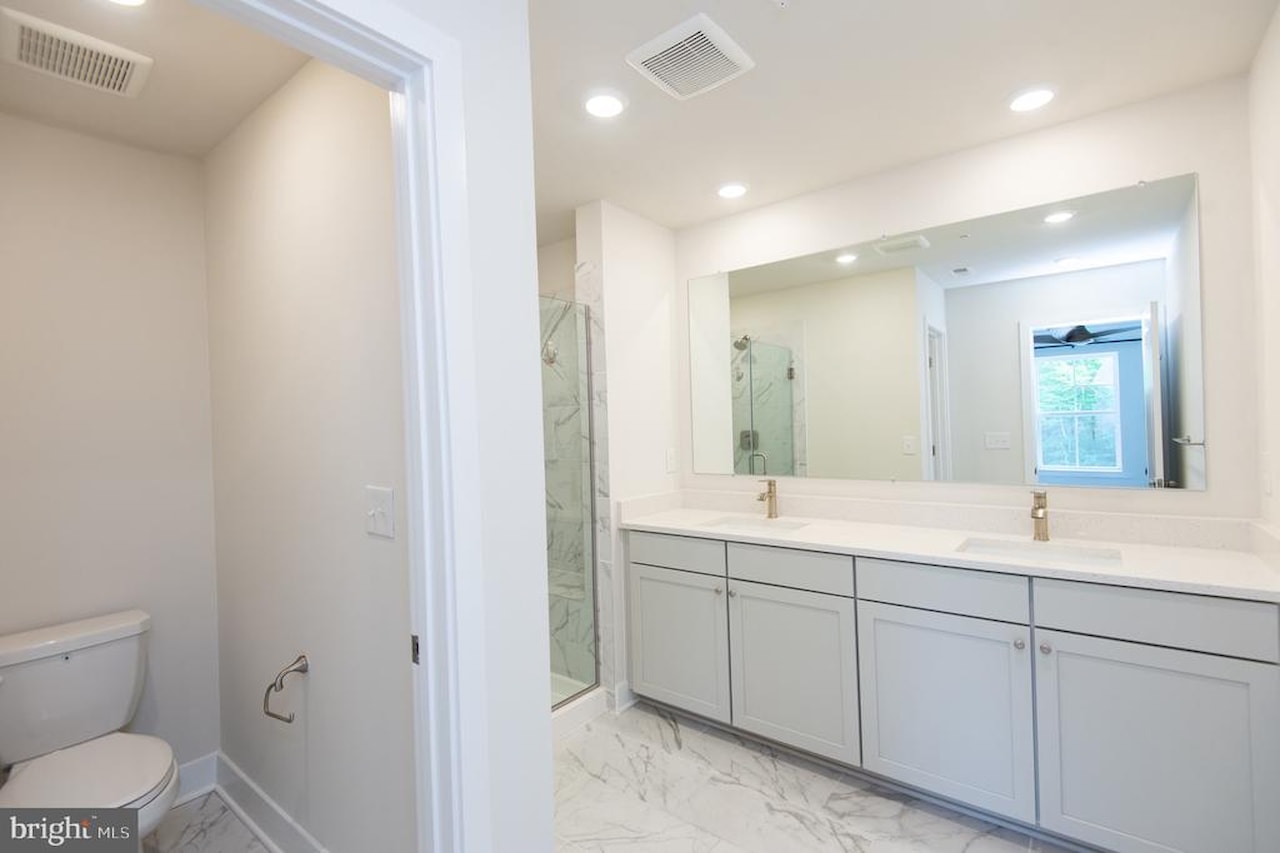  Real Estate for Sale - 9522 Seascape Ln #5 in Berlin Photo 25