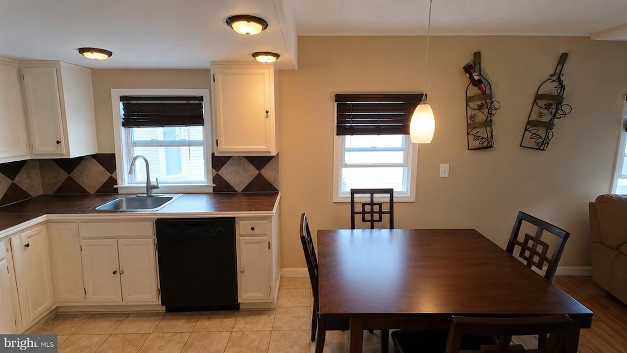 Montego Bay Civic Association Real Estate for Sale - 13110 Atlantic Blvd in Ocean City Photo 9