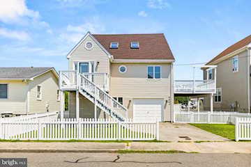  Real Estate for Sale - 8802 W Biscayne Dr in Ocean City Photo 2
