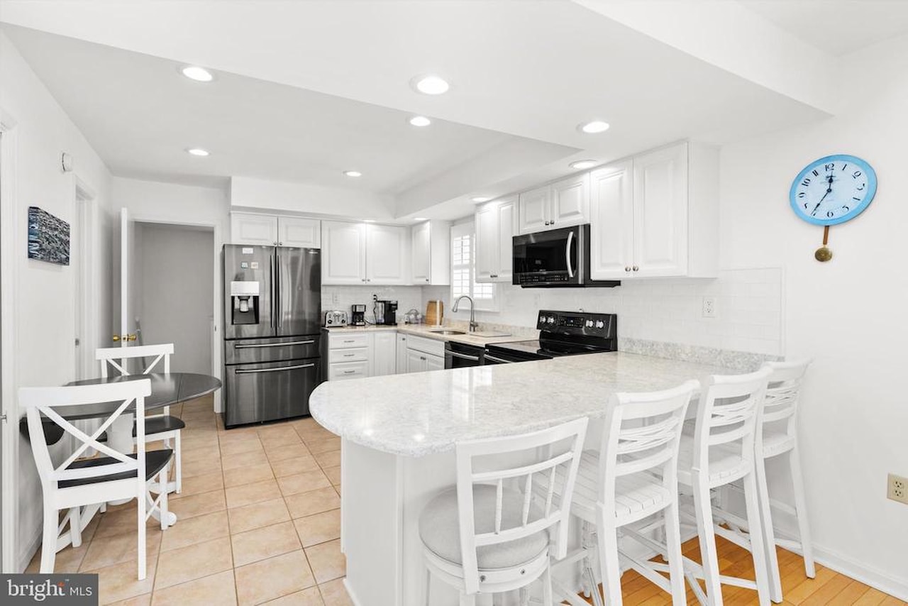  Real Estate for Sale - 8802 W Biscayne Dr in Ocean City Photo 17