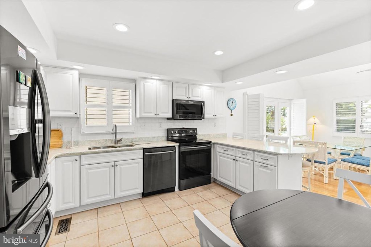  Real Estate for Sale - 8802 W Biscayne Dr in Ocean City Photo 19