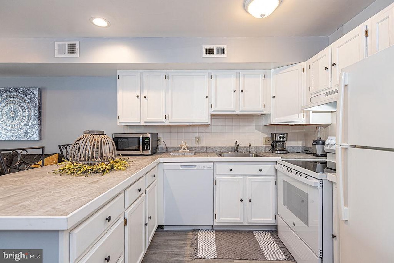 Jamaica II Real Estate for Sale - 12300 Jamaica Ave #105 in Ocean City Photo 4