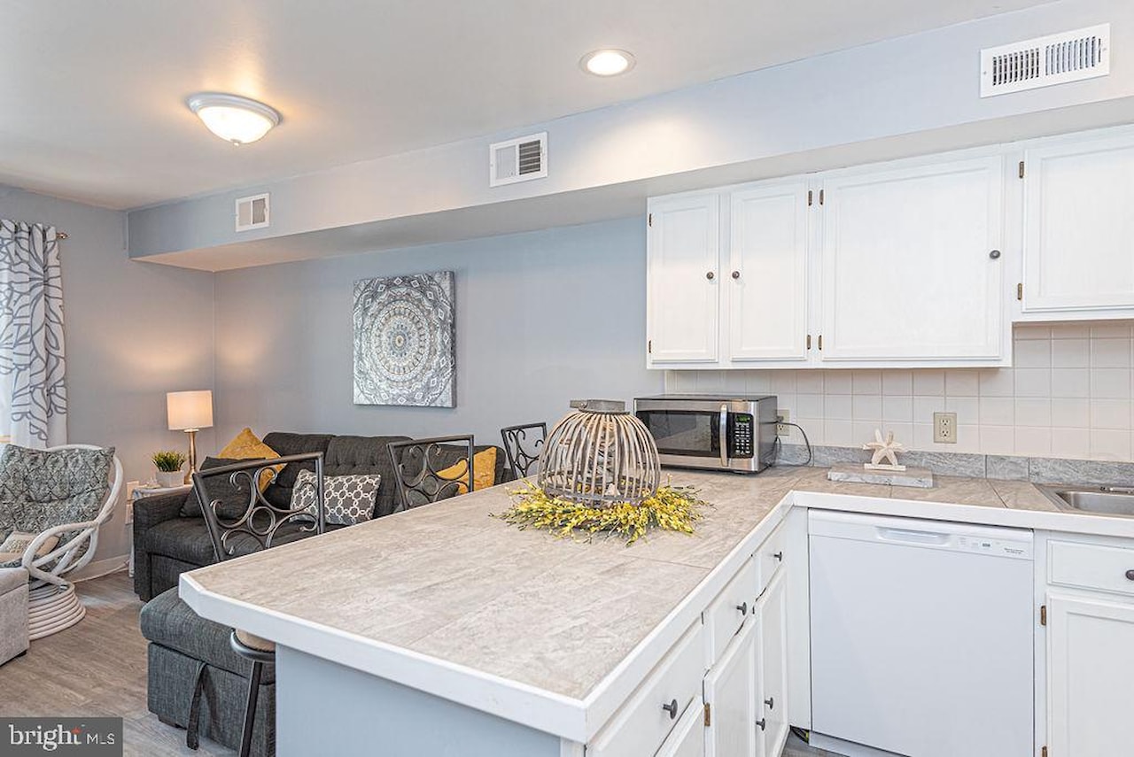 Jamaica II Real Estate for Sale - 12300 Jamaica Ave #105 in Ocean City Photo 5