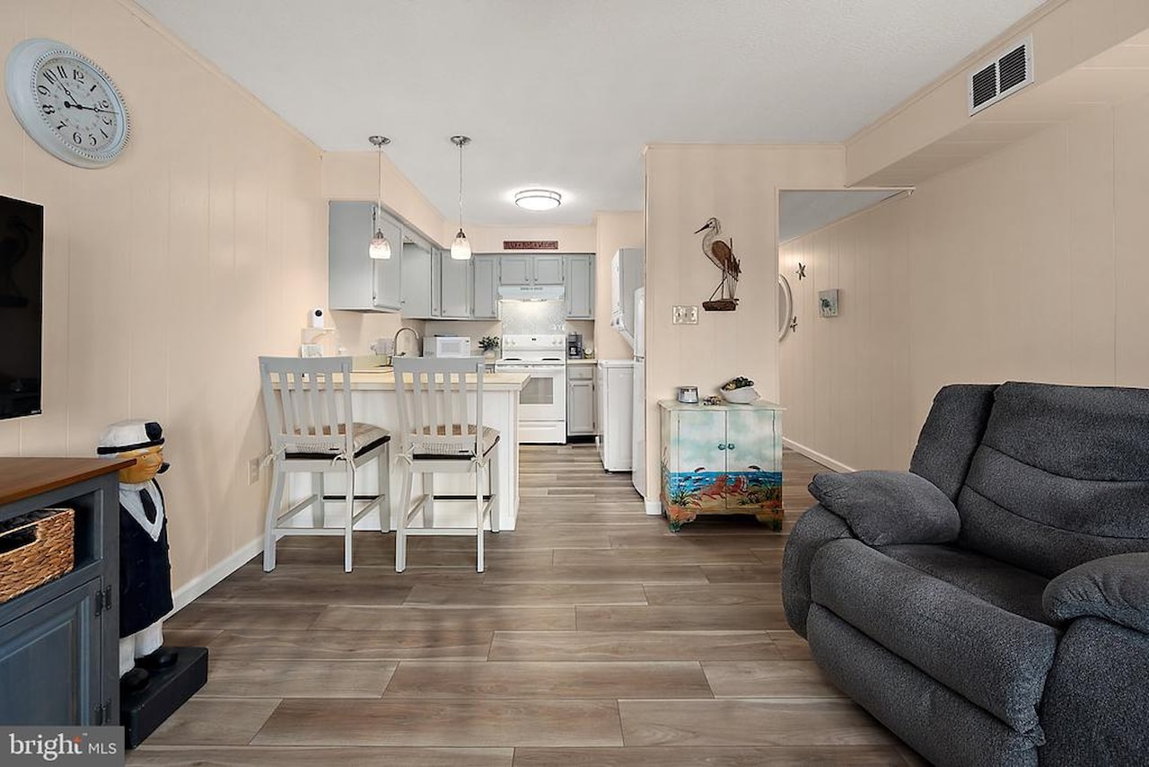 Ocean Point II Real Estate for Sale - 4000 Coastal Hwy #116 in Ocean City Photo 11