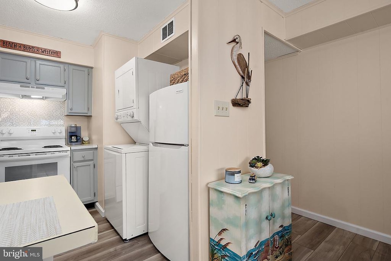 Ocean Point II Real Estate for Sale - 4000 Coastal Hwy #116 in Ocean City Photo 14
