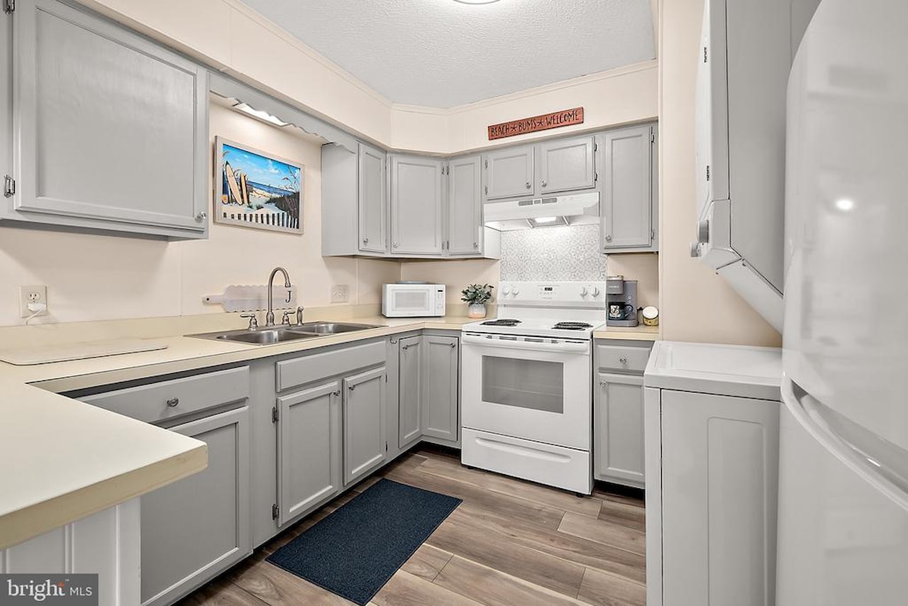 Ocean Point II Real Estate for Sale - 4000 Coastal Hwy #116 in Ocean City Photo 20