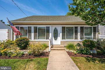  Real Estate for Sale - 104 Bering Rd in Ocean City Photo 2