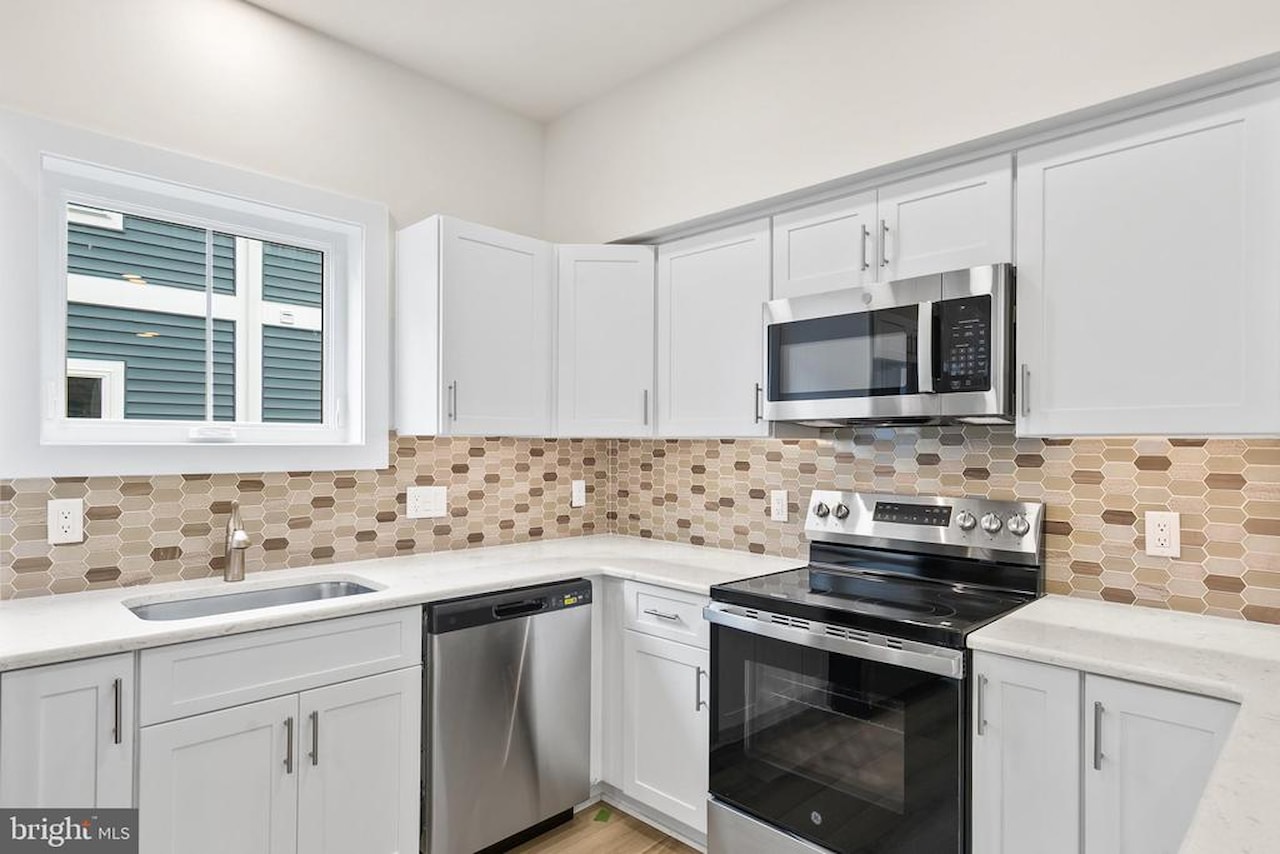  Real Estate for Sale - 104 75th St #1 in Ocean City Photo 13