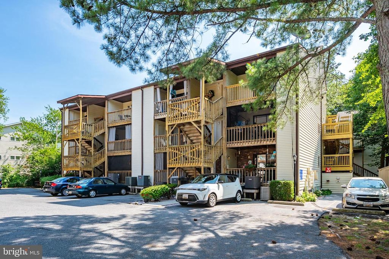 Sandalwood Building A&B Real Estate for Sale - 14300-B Jarvis Ave #B301 in Ocean City Photo 2