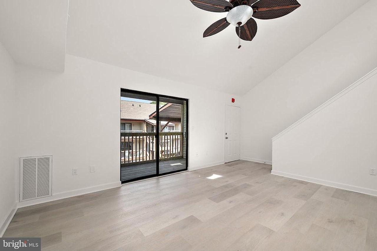 Sandalwood Building A&B Real Estate for Sale - 14300-B Jarvis Ave #B301 in Ocean City Photo 5