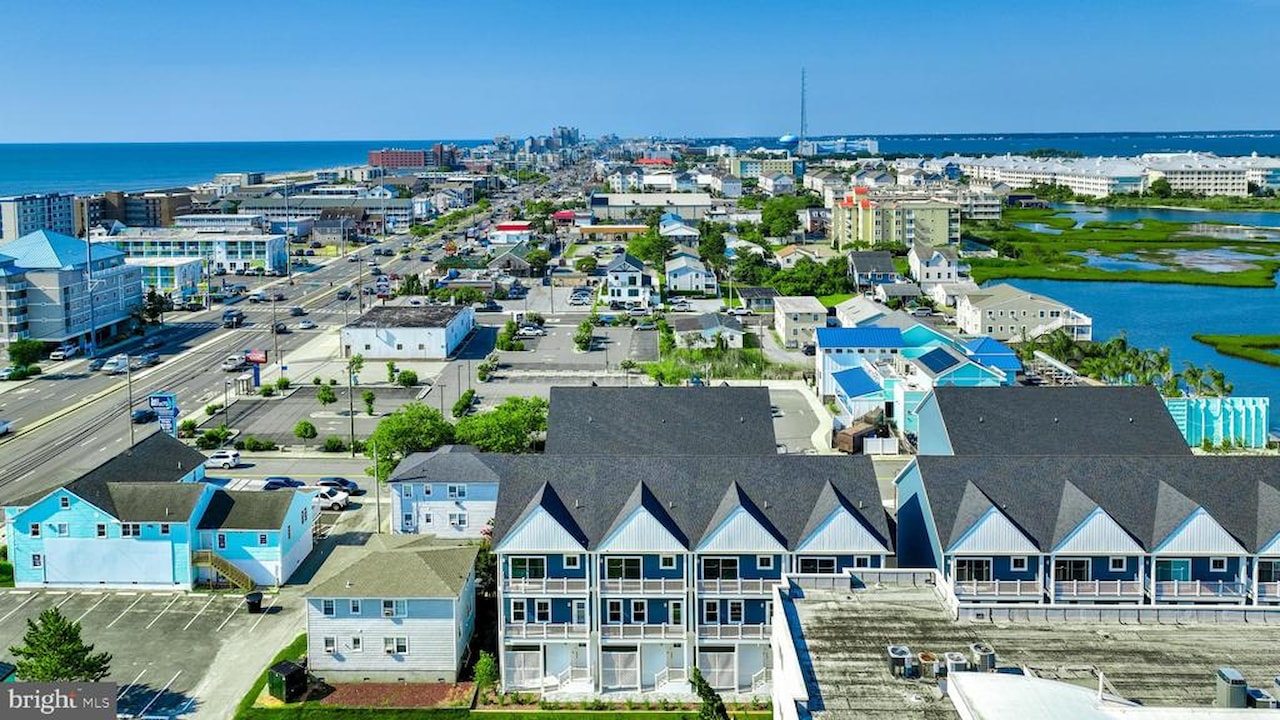  Real Estate for Sale - 106 75th St #3 in Ocean City Photo 2