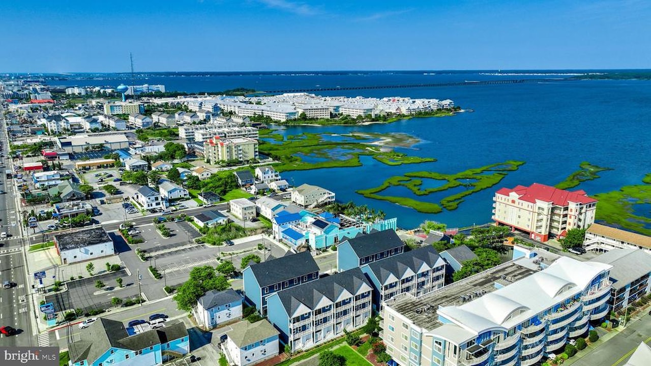  Real Estate for Sale - 106 75th St #3 in Ocean City Photo 4