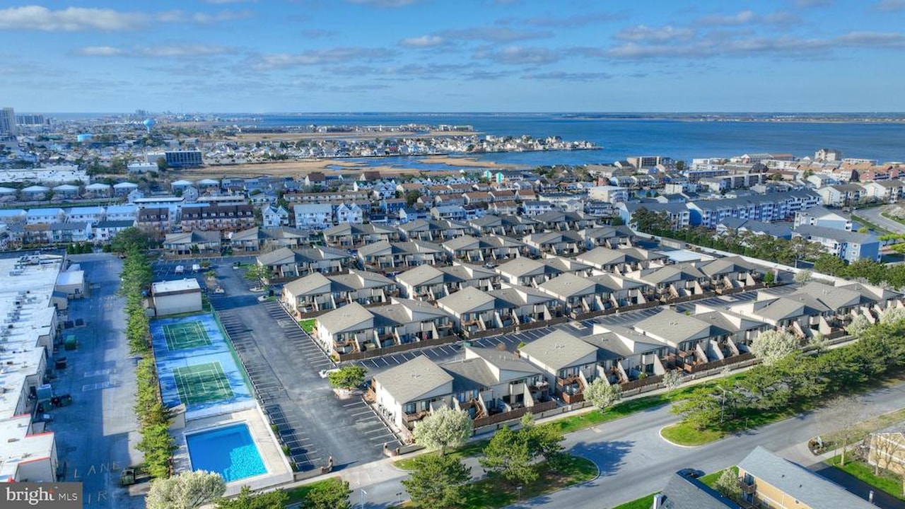 Club Ocean Villas II Real Estate for Sale - 105 120th St #84 in Ocean City Photo 2