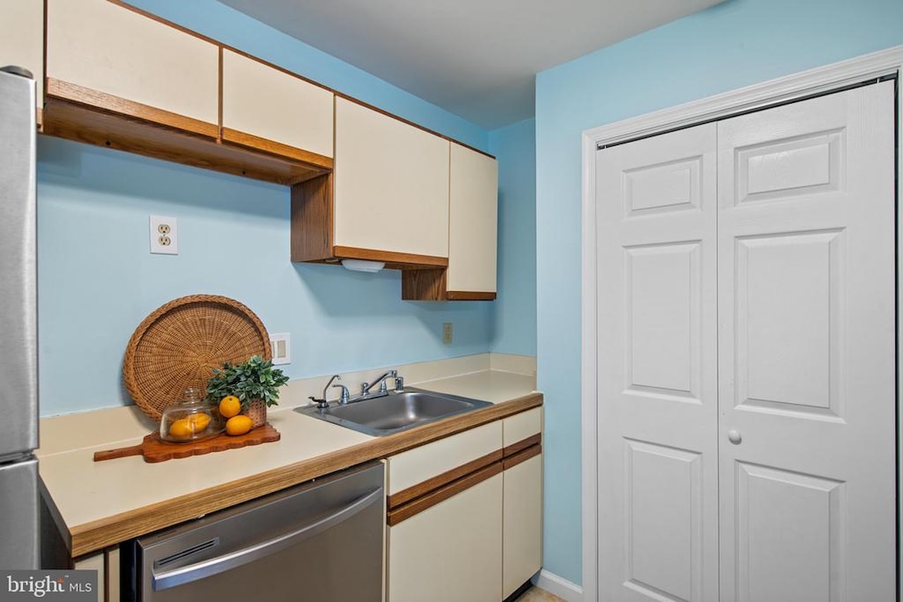 Club Ocean Villas II Real Estate for Sale - 105 120th St #84 in Ocean City Photo 12