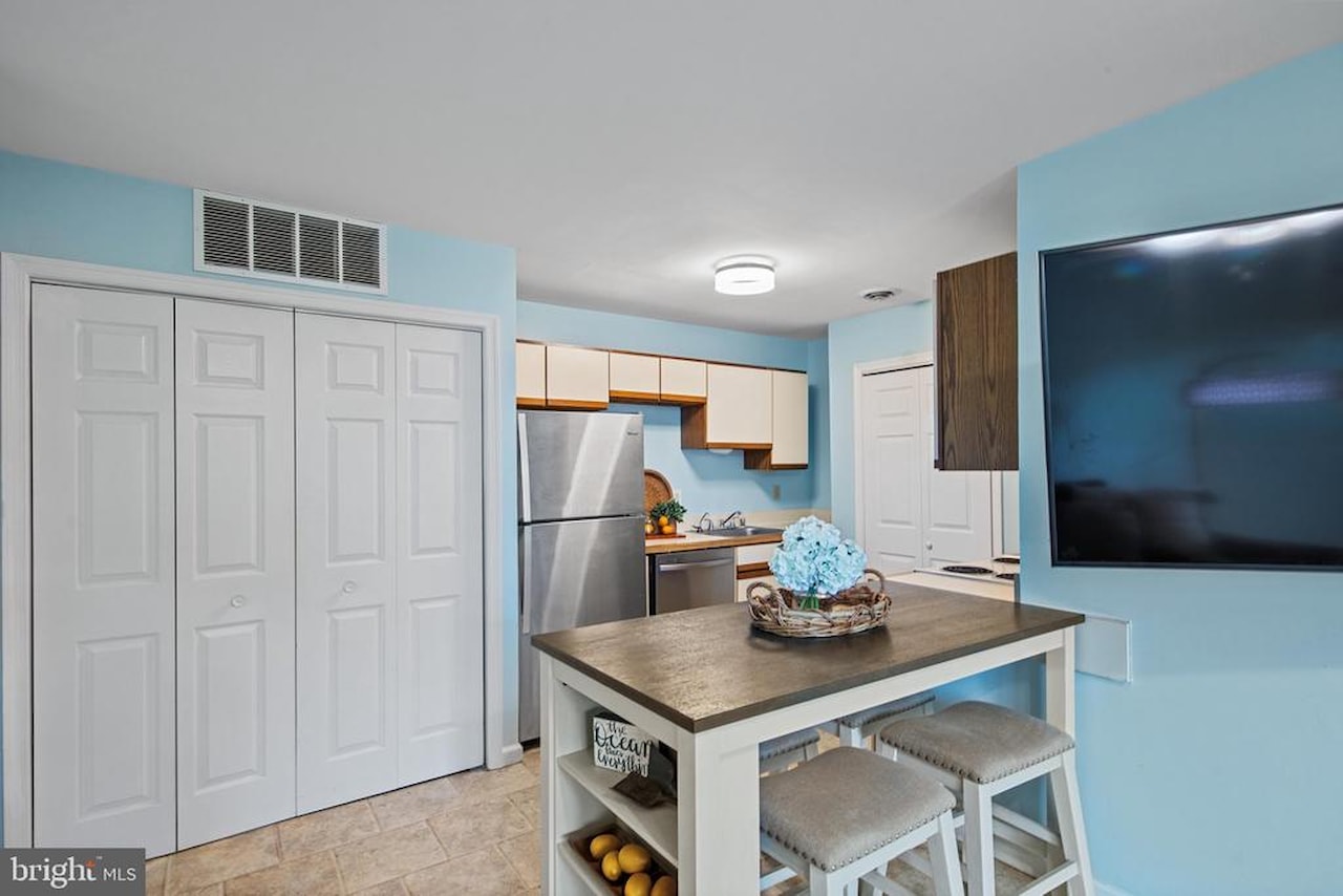 Club Ocean Villas II Real Estate for Sale - 105 120th St #84 in Ocean City Photo 13