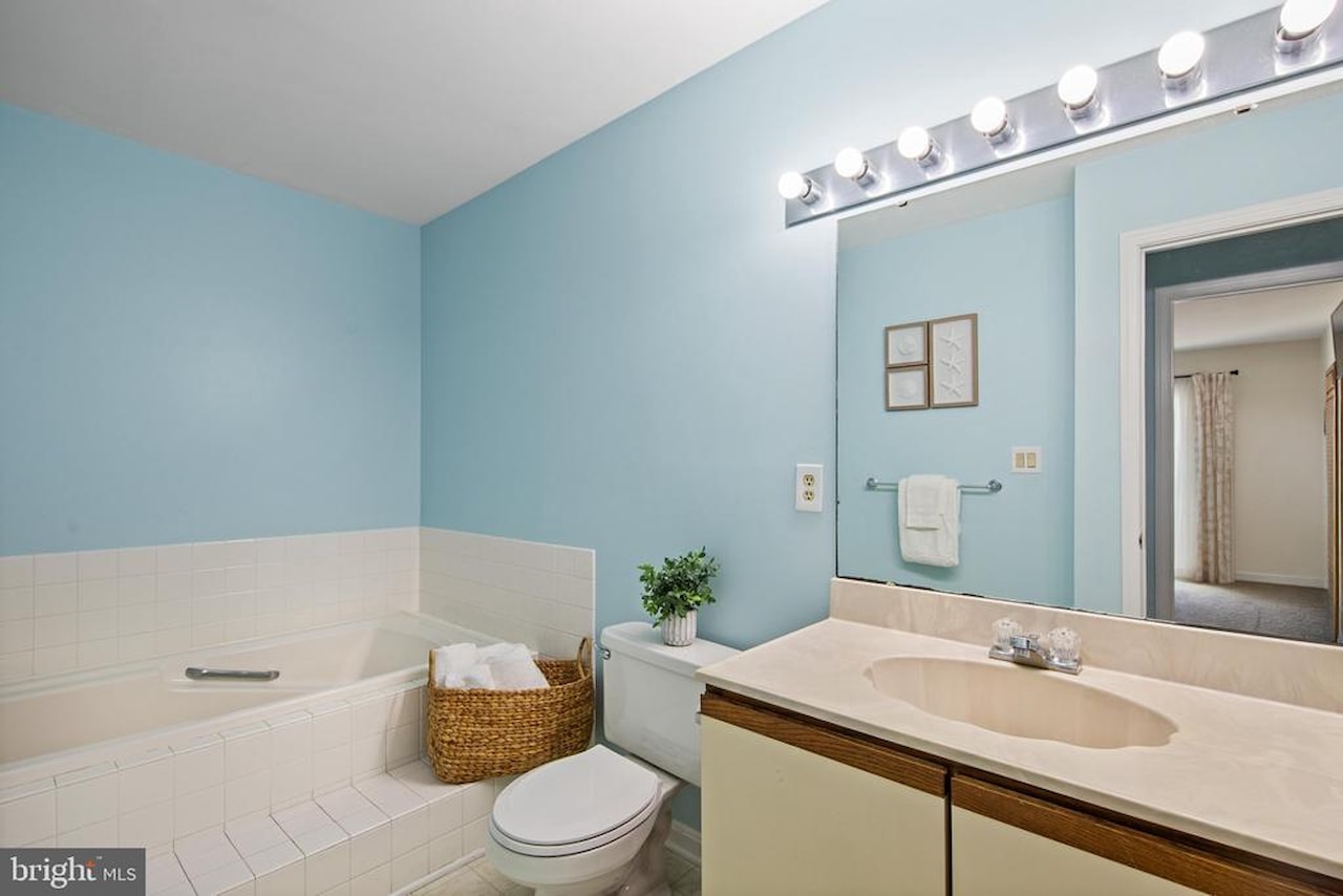 Club Ocean Villas II Real Estate for Sale - 105 120th St #84 in Ocean City Photo 29